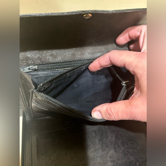 Chanel Large Caviar Vintage Wallet/Mini Bag with Box *Flawed* - Picture 6 of 13